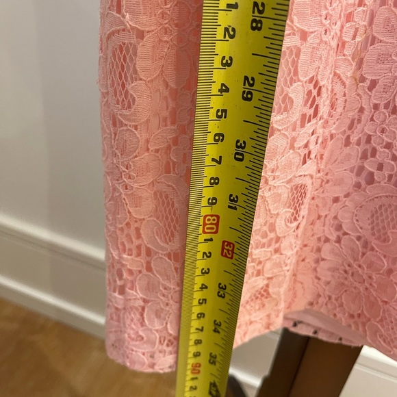 Lace pink dress - Picture 3 of 5